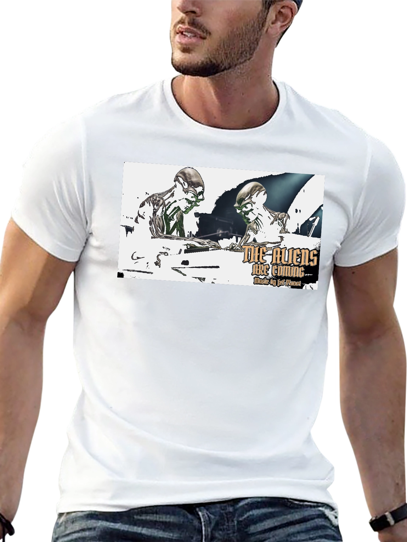 Aliens Are Coming Graphic T-Shirt