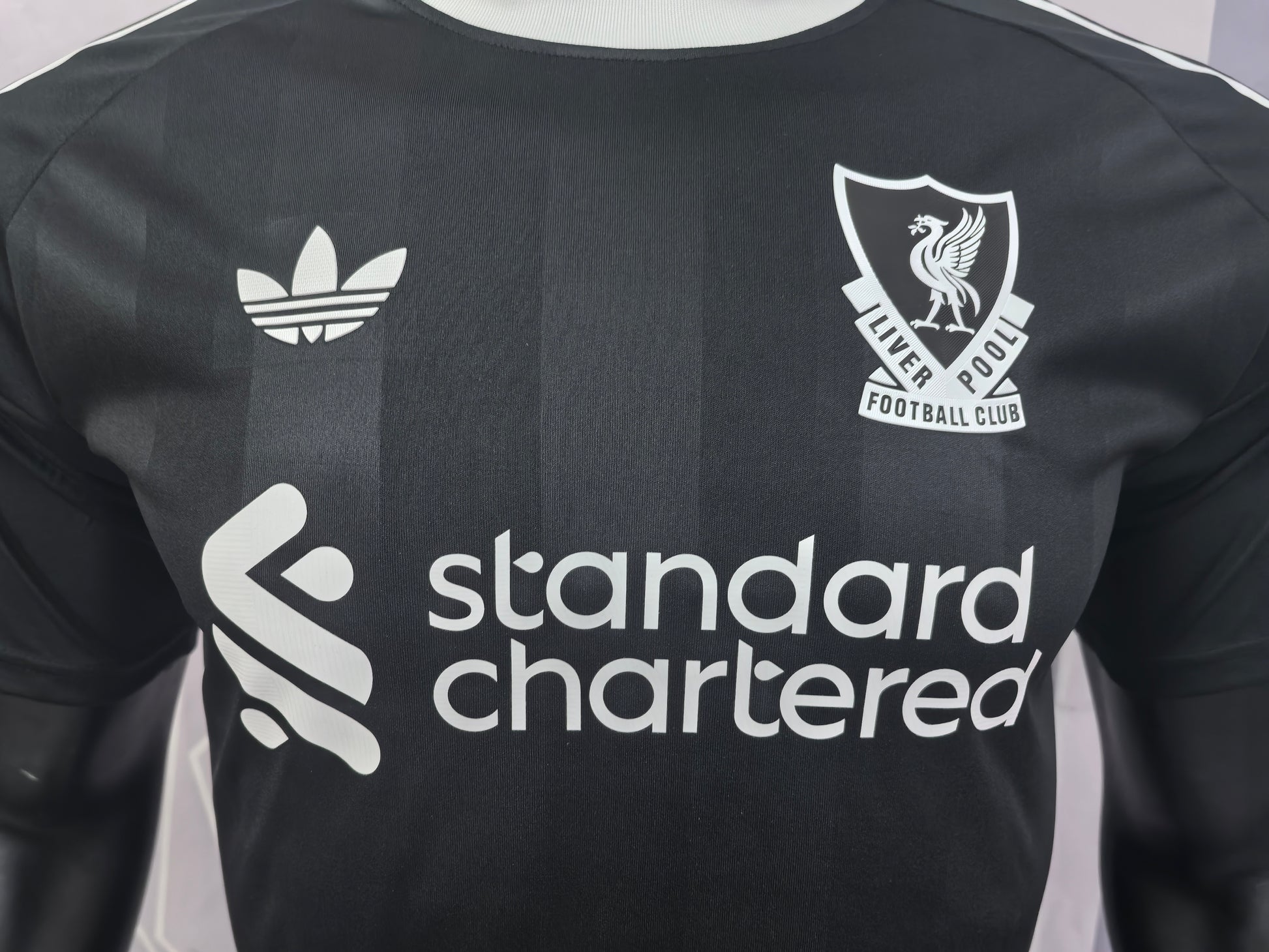 Liverpool 25-26 Goalkeeper Player Version Soccer Jersey