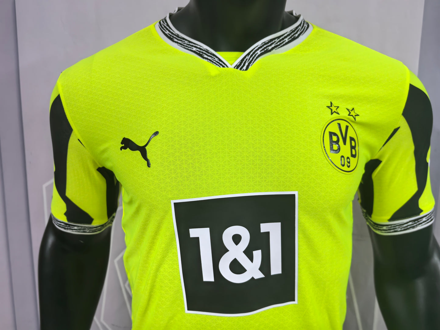 Borussia Dortmund 25-26 Neon Green Player Version Special Edition