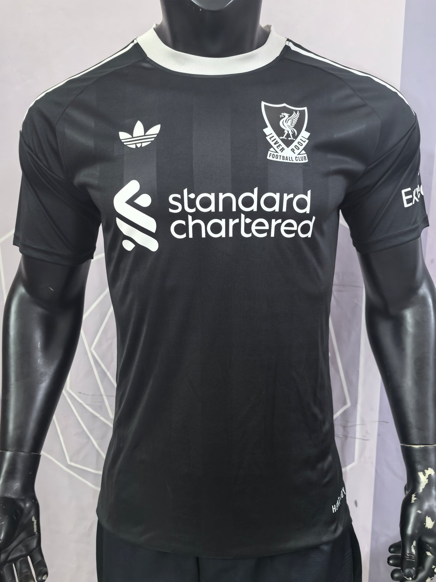 Liverpool 25-26 Goalkeeper Player Version Soccer Jersey