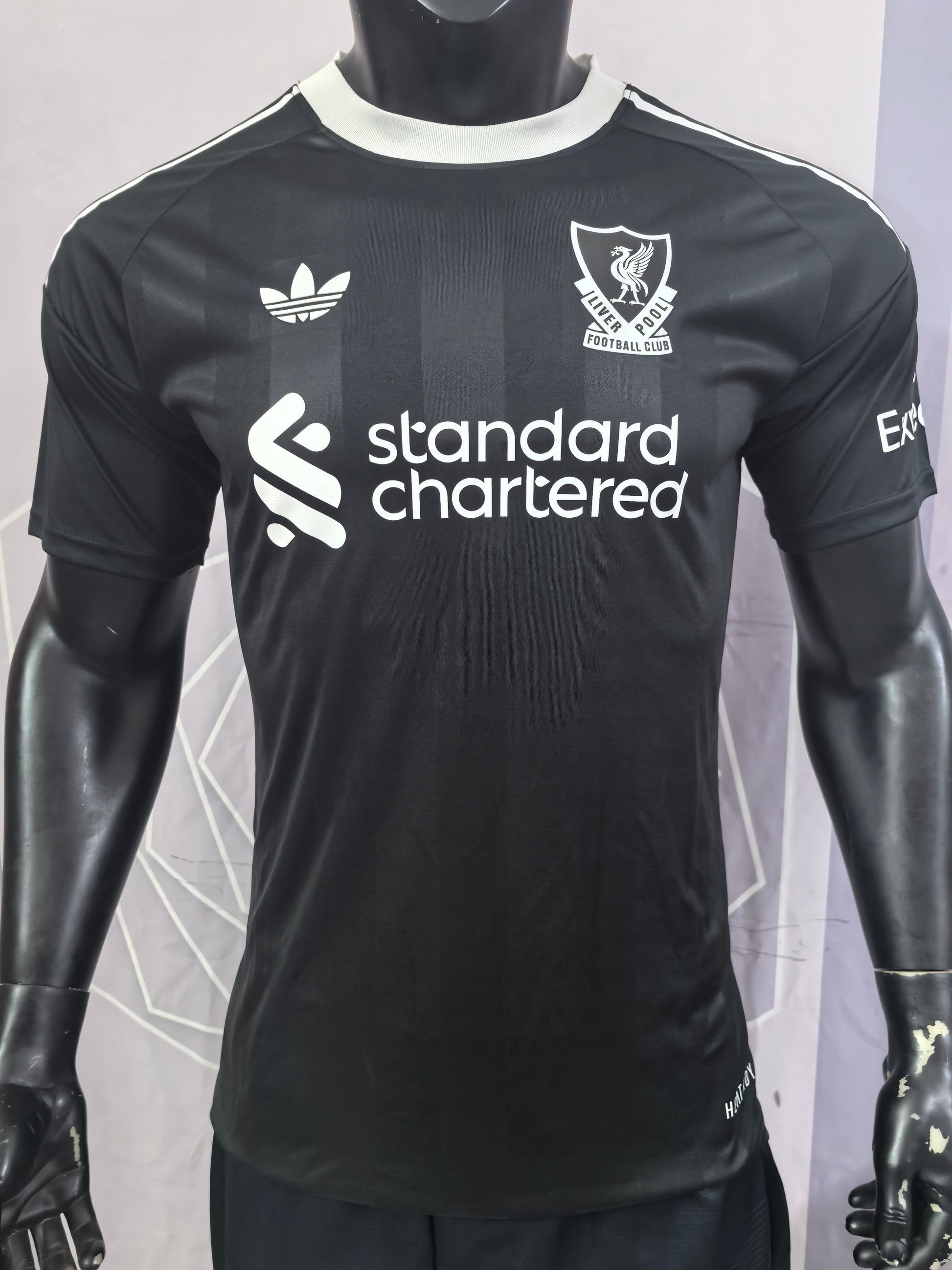 Liverpool 25-26 Goalkeeper Player Version Soccer Jersey