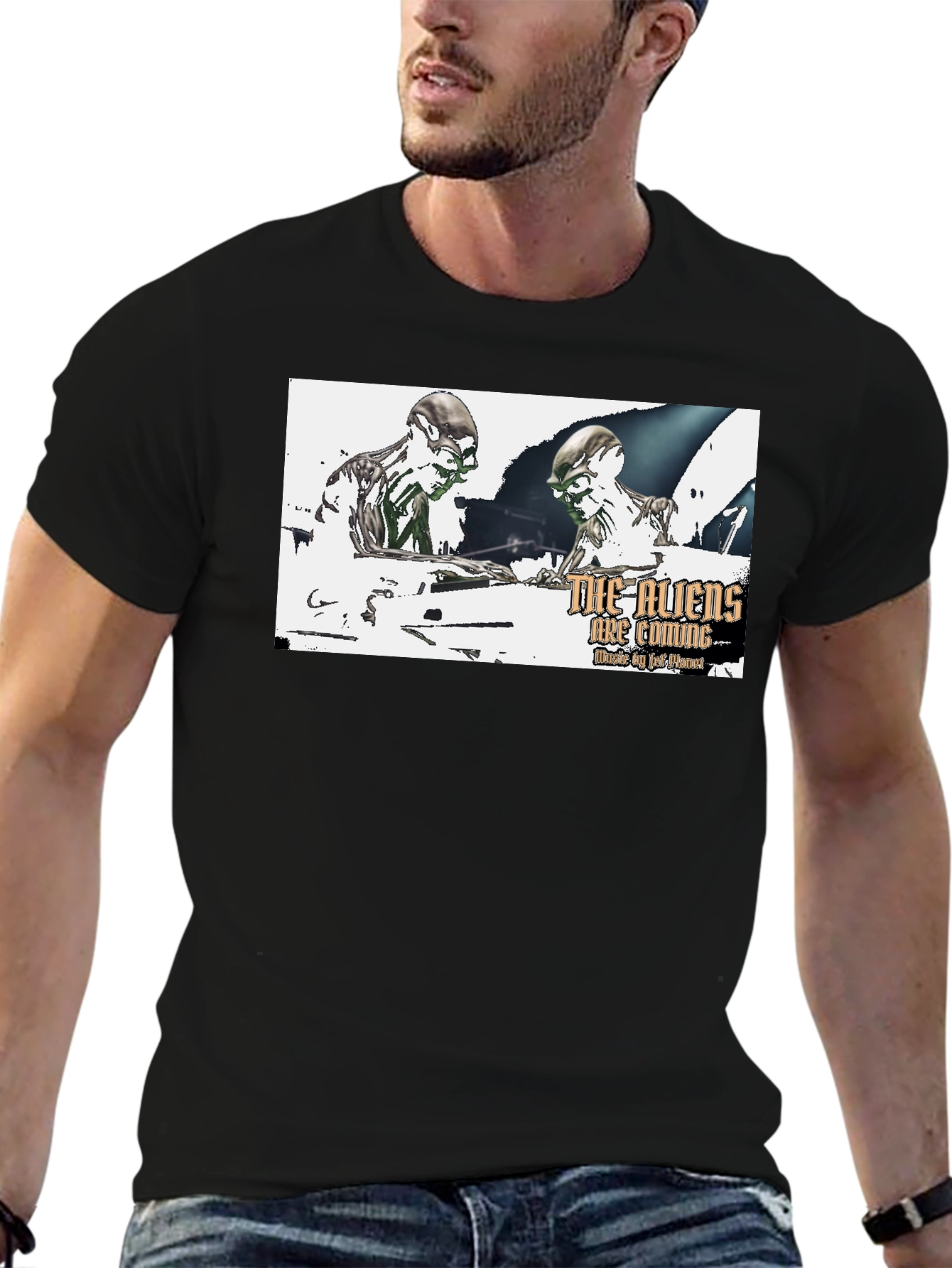 Aliens Are Coming Graphic T-Shirt