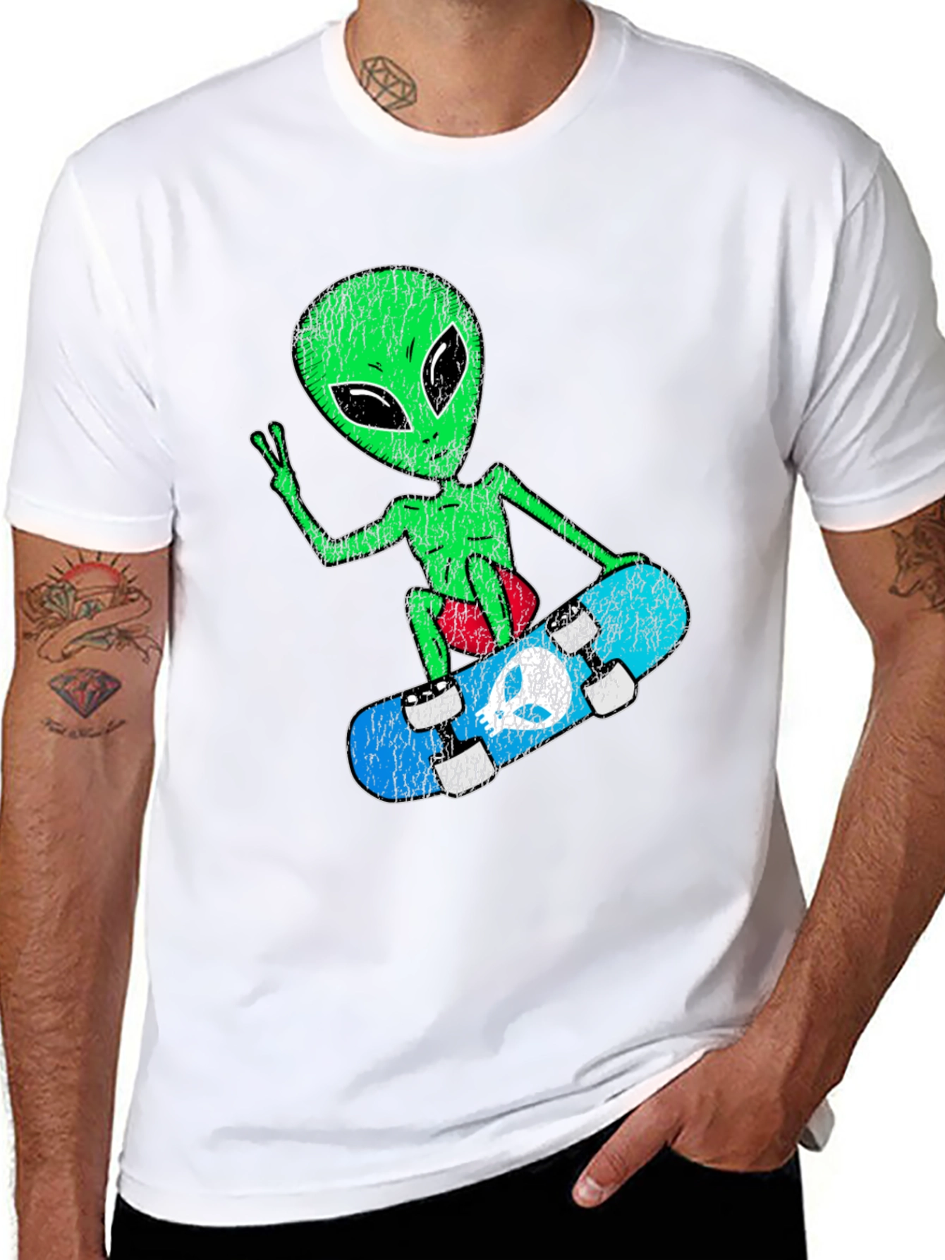 Skateboarding Alien Graphic Tee - Retro Style