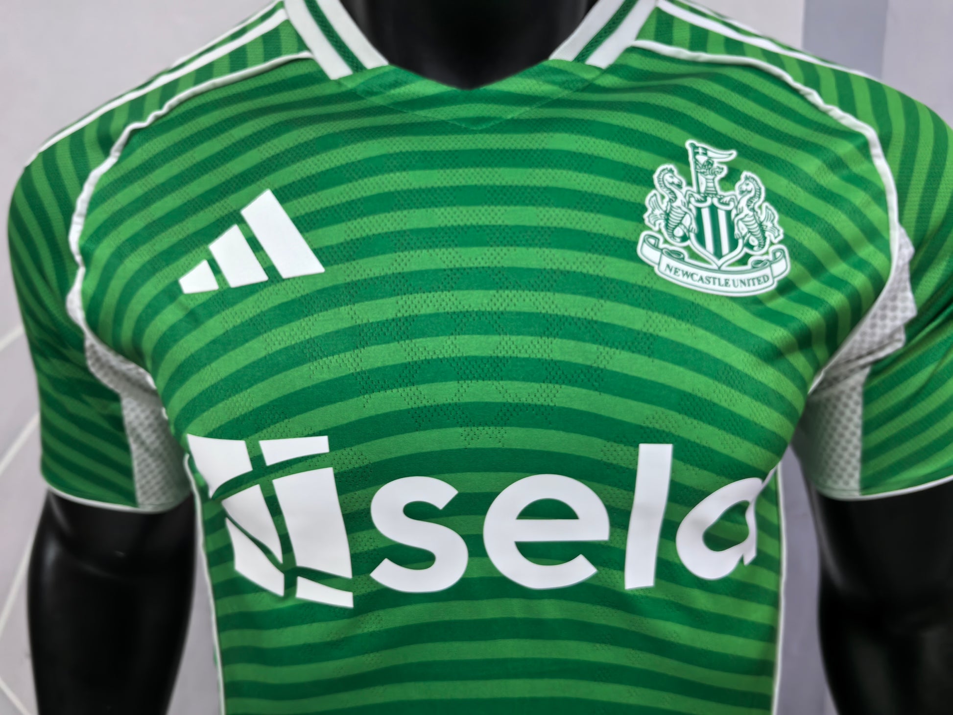 Newcastle United 25-26 Away Player Version Soccer Jersey