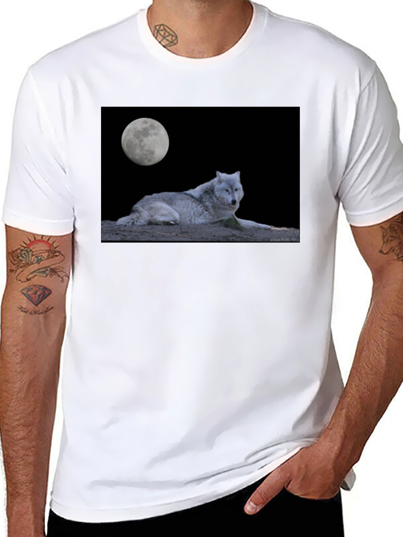 Wolf Moon Graphic T-Shirt